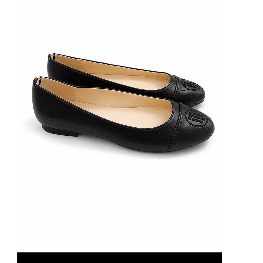 NWOT Tommy Hilfiger Black Leather Quilted Logo Cap Toe Balletโ Flats Womens 7.5M